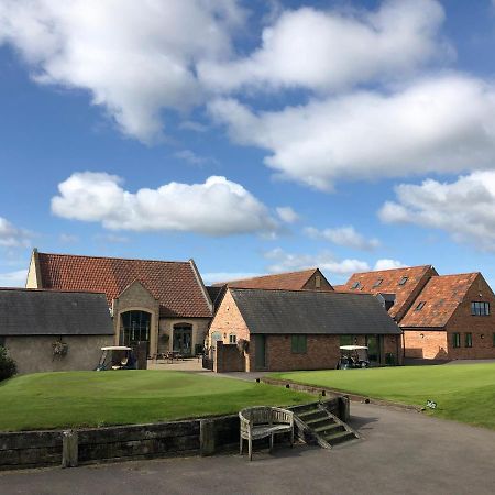 ホテル The Players Golf Club チッピング・ソドベリー エクステリア 写真