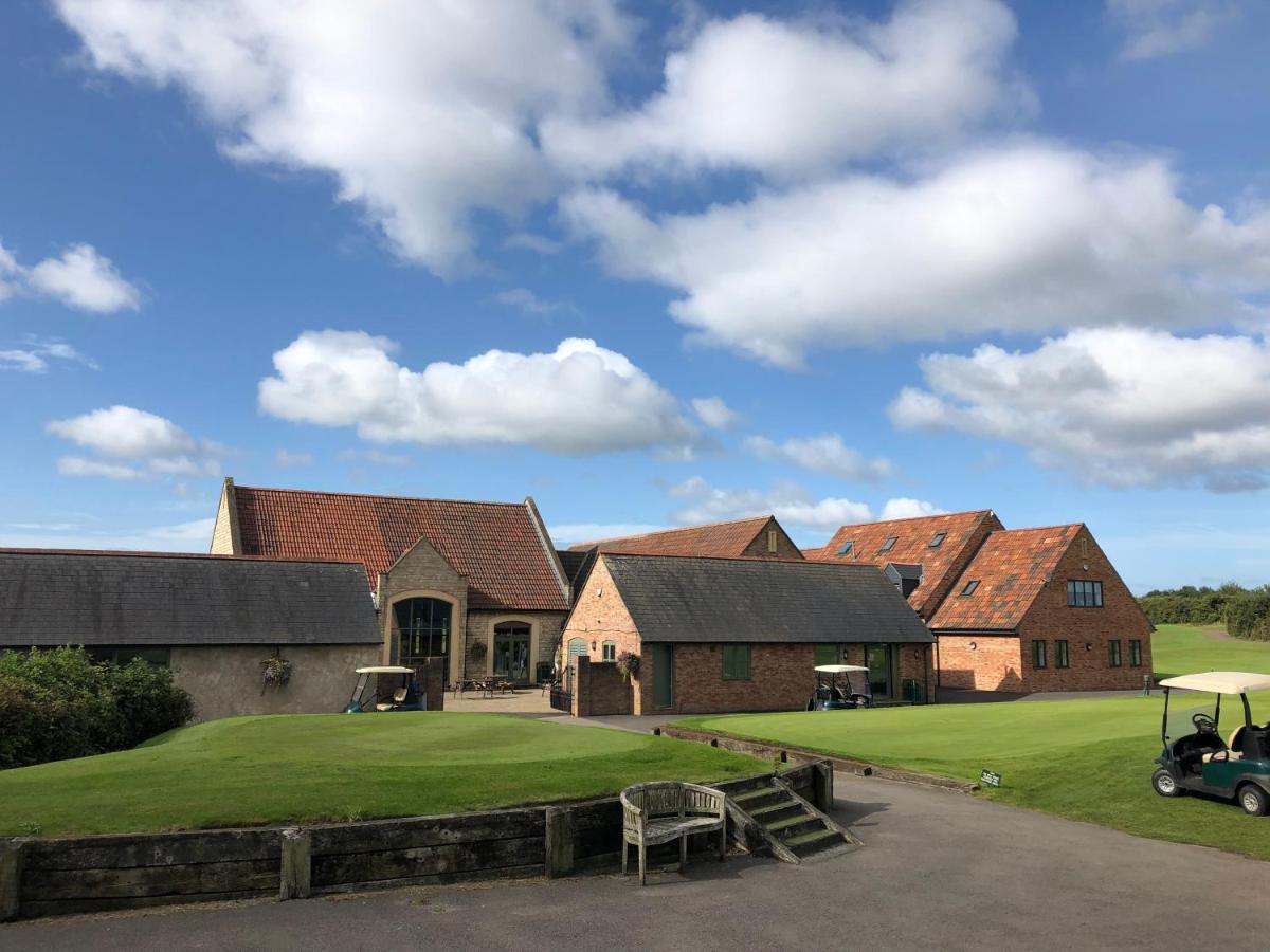 ホテル The Players Golf Club チッピング・ソドベリー エクステリア 写真